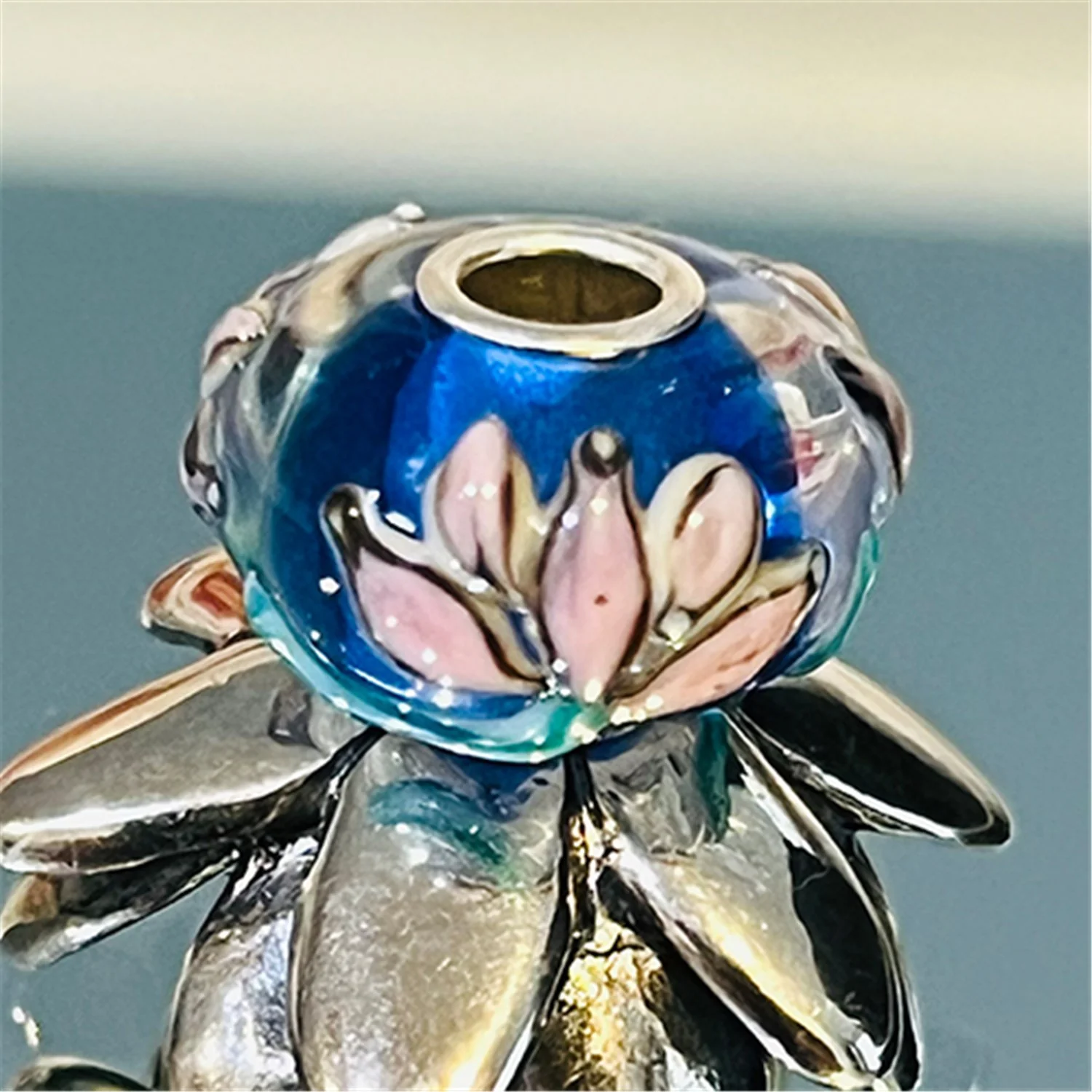 TROLLBEADS | Bead in vetro Loto della Passione - immagine 2